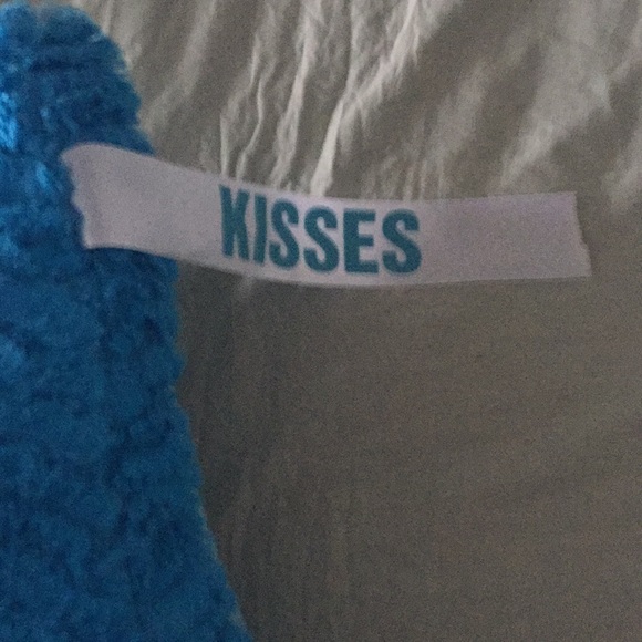 HERSHEY KISSES PILLOW ❤️ - Picture 2 of 3